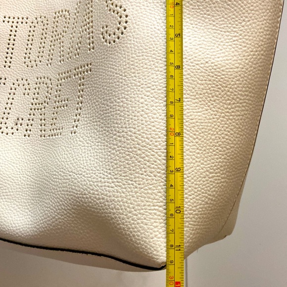 Victoria’s Secret Stencil Logo Oversized Tote~White w/Silver Lining~EUC - Picture 5 of 9